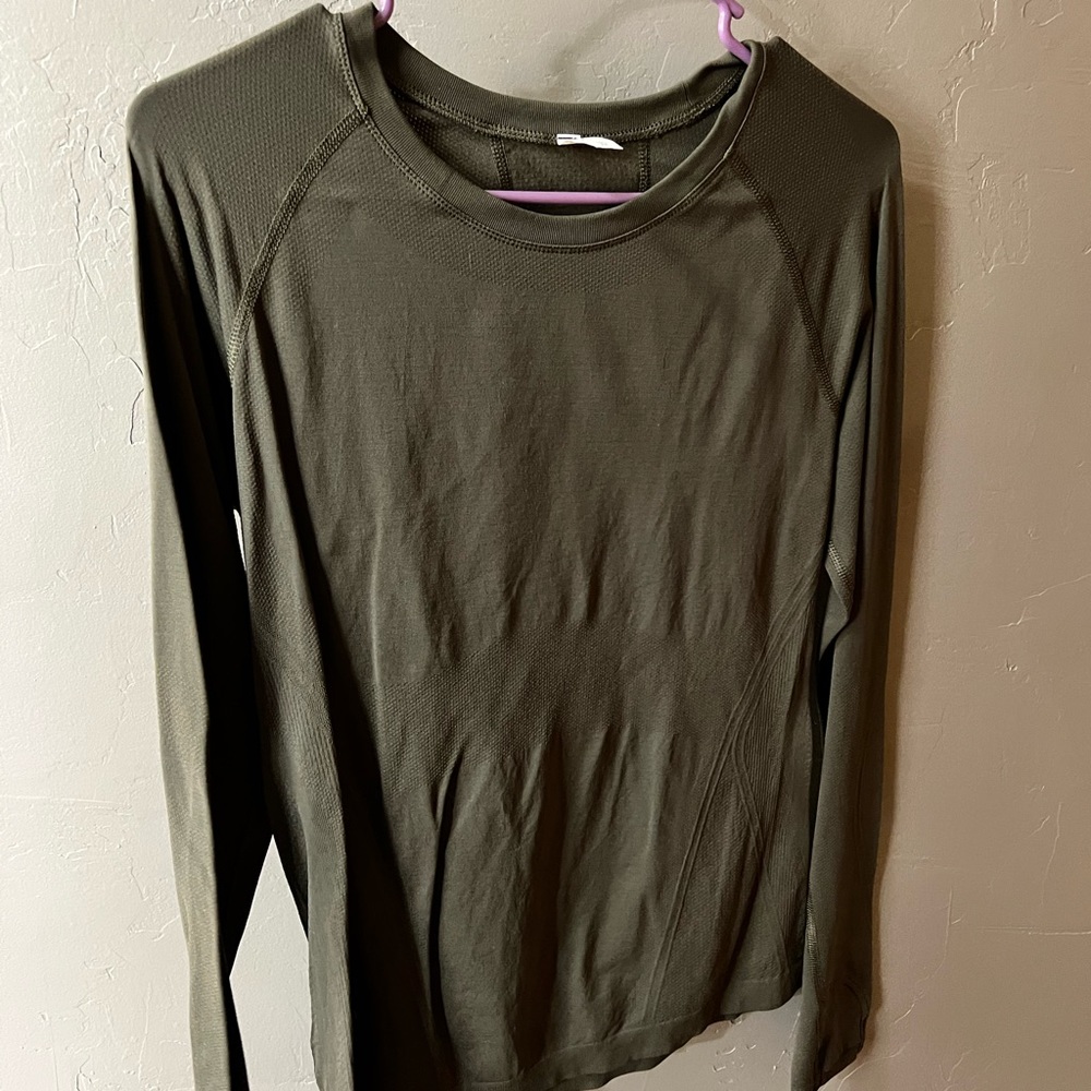 Athleta olive green momentum top
